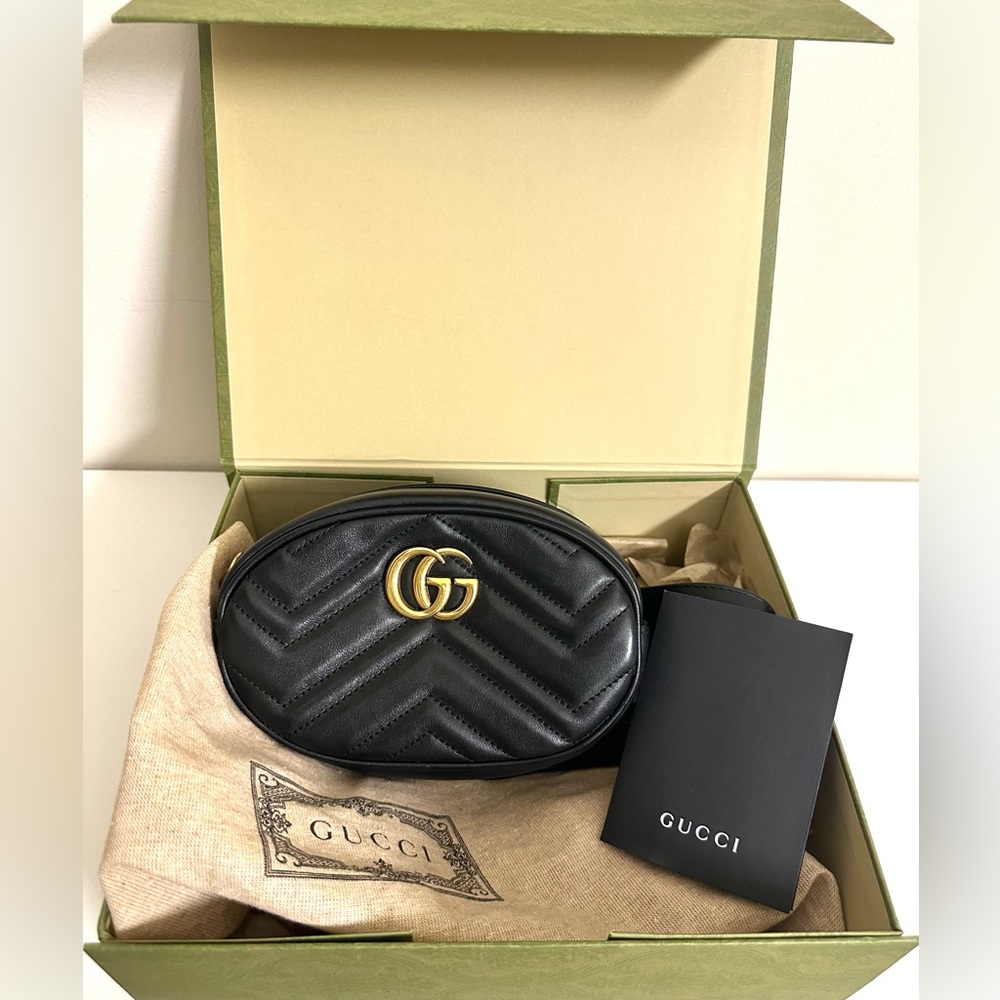 Gucci marmont black leather belt bag w/ signature gold logo emblem
